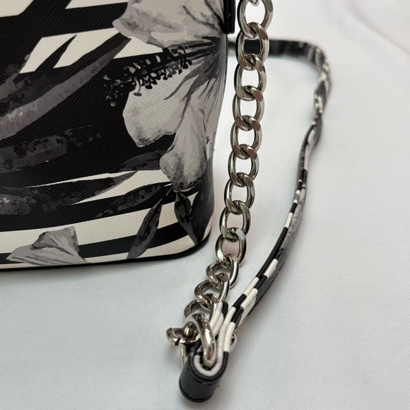 Steve Madden Black and White Floral Crossbody Bag - Picture 3 of 13